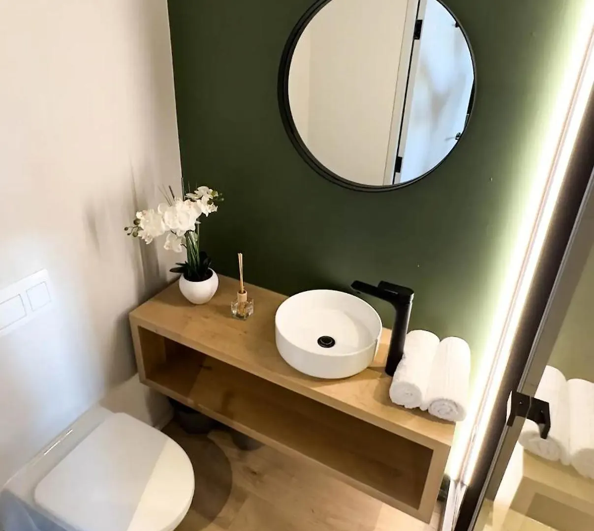 Luxury Tiny Home / Co_Living / City Views Cape Town South Africa